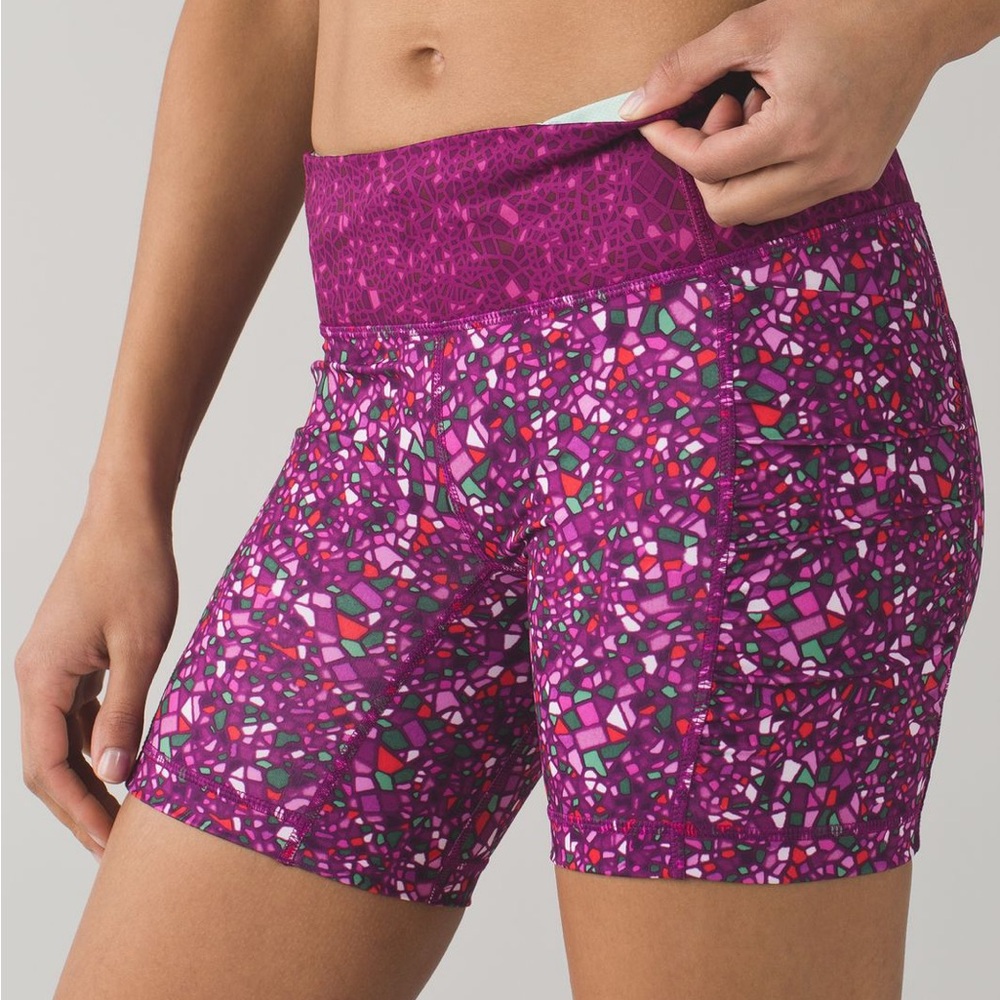 2/$50 Lululemon Speed Track Short - Size 6 - Paradise Camo Multi